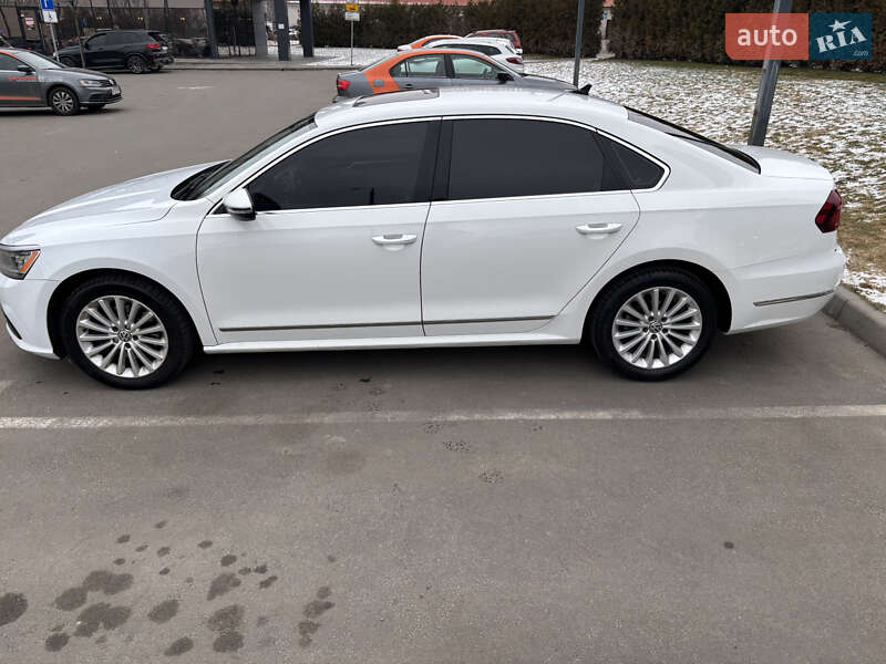 Седан Volkswagen Passat 2017 в Киеве