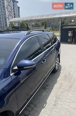 Универсал Volkswagen Passat 2011 в 