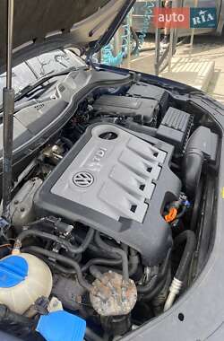 Универсал Volkswagen Passat 2011 в 