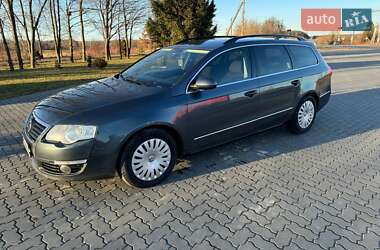 Универсал Volkswagen Passat 2010 в 