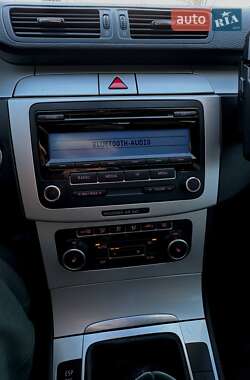Универсал Volkswagen Passat 2010 в 