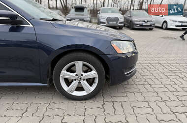 Седан Volkswagen Passat 2012 в Львові