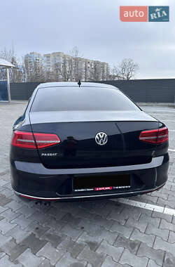 Седан Volkswagen Passat 2018 в Николаеве