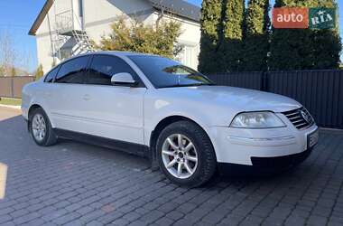 Седан Volkswagen Passat 2004 в 