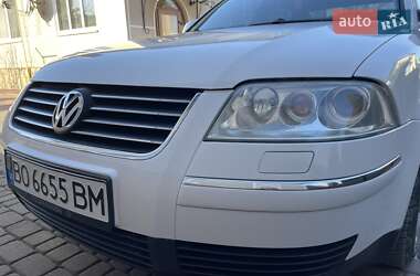 Седан Volkswagen Passat 2004 в 