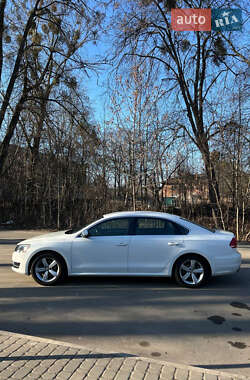 Седан Volkswagen Passat 2014 в Житомирі