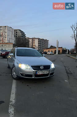 Універсал Volkswagen Passat 2010 в Ужгороді