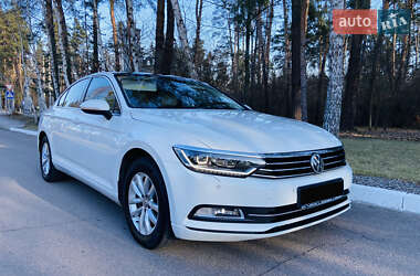 Седан Volkswagen Passat 2018 в Києві