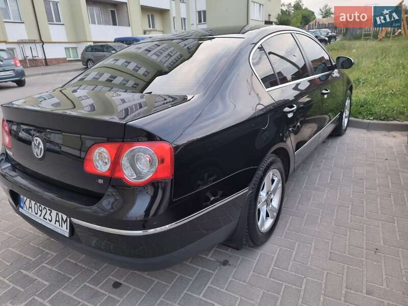 Седан Volkswagen Passat 2010 в Сокале