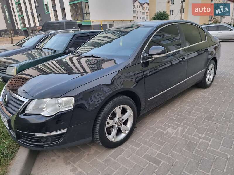 Седан Volkswagen Passat 2010 в Сокале