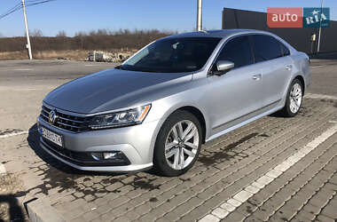 Седан Volkswagen Passat 2017 в Львове