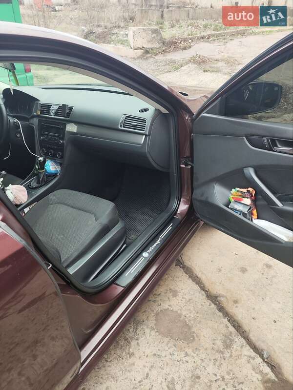 Седан Volkswagen Passat 2012 в Кривому Розі