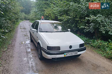Седан Volkswagen Passat 1990 в 