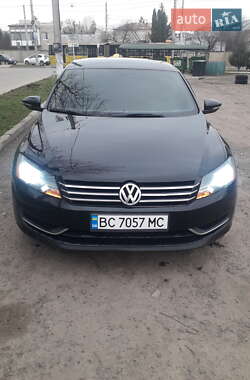 Седан Volkswagen Passat 2011 в Львове