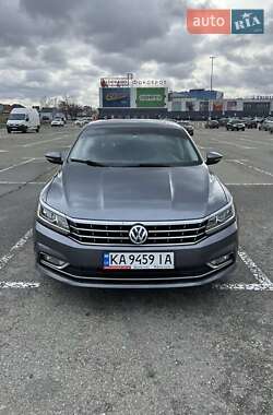 Седан Volkswagen Passat 2018 в Києві