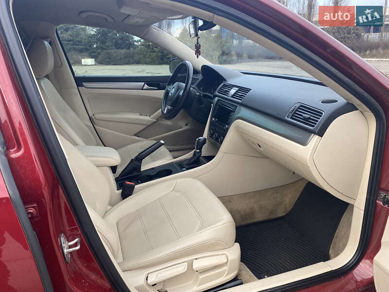 Седан Volkswagen Passat 2015 в Одессе