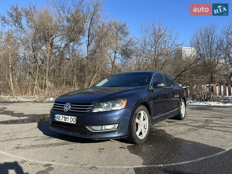 Седан Volkswagen Passat 2012 в Днепре