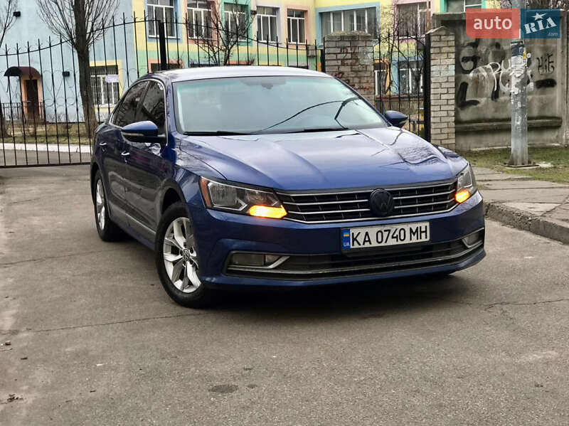 Седан Volkswagen Passat 2016 в Киеве