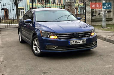 Седан Volkswagen Passat 2016 в Києві