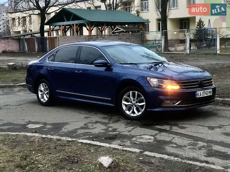 Седан Volkswagen Passat 2016 в Киеве