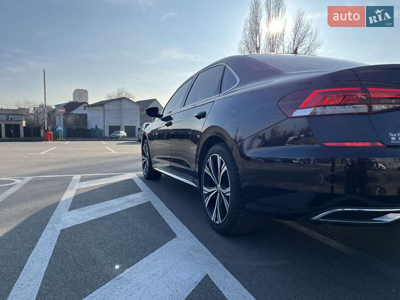 Седан Volkswagen Passat 2021 в Киеве