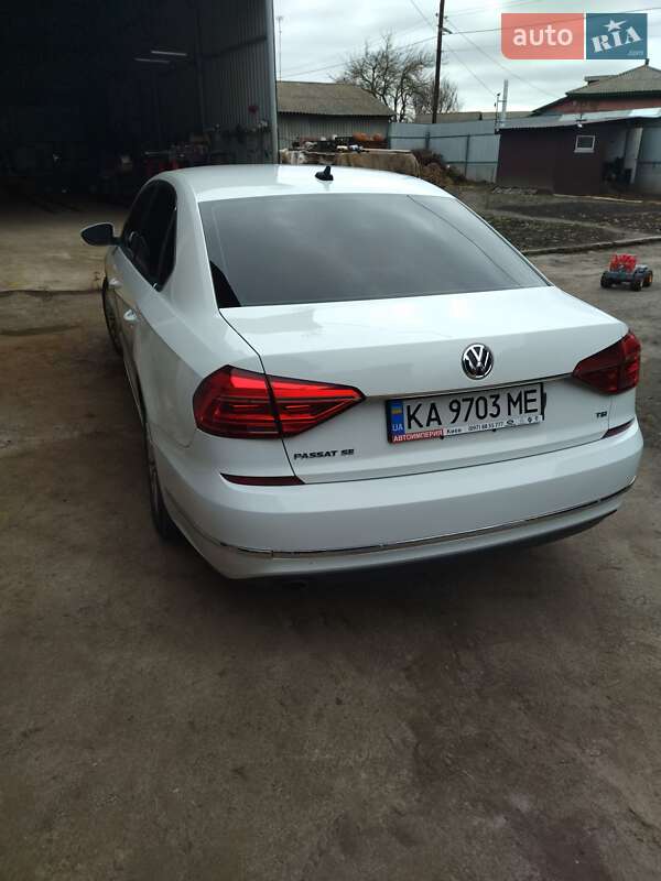 Седан Volkswagen Passat 2016 в Мені