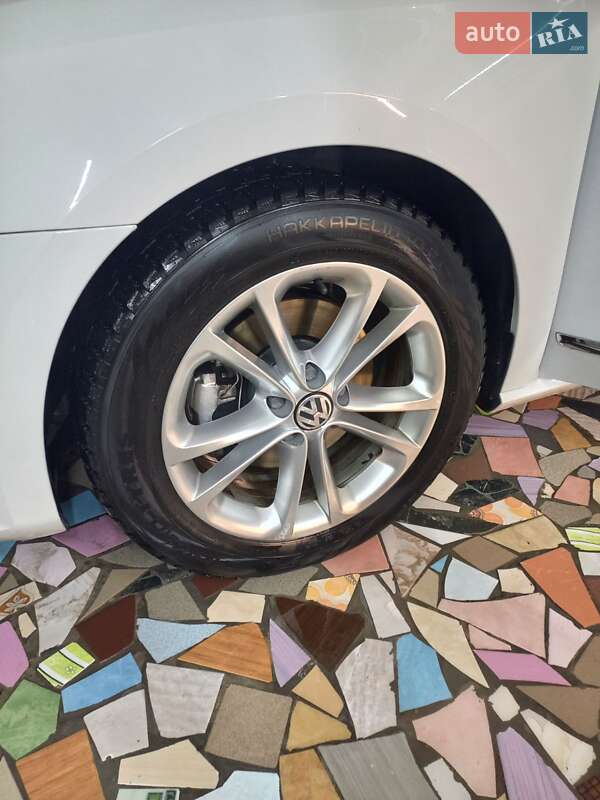 Седан Volkswagen Passat 2014 в Конотопе