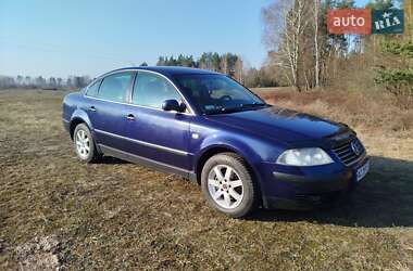 Седан Volkswagen Passat 2003 в Старій Вижівці