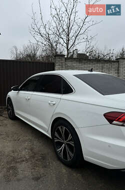 Седан Volkswagen Passat 2019 в Києві