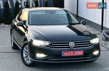 Седан Volkswagen Passat 2020 в Львове