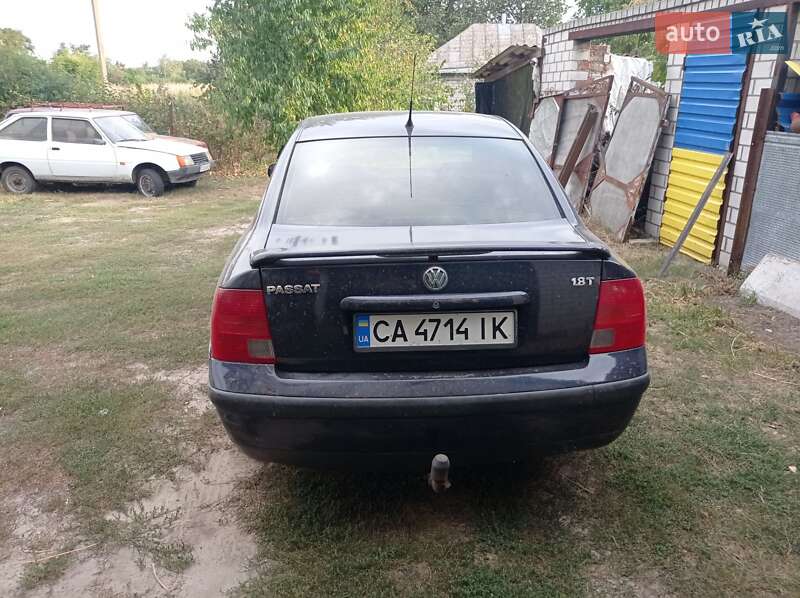Седан Volkswagen Passat 1999 в Чернобае
