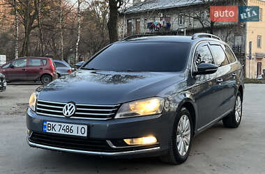 Универсал Volkswagen Passat 2011 в Львове