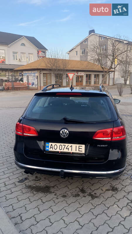 Універсал Volkswagen Passat 2011 в Мукачевому