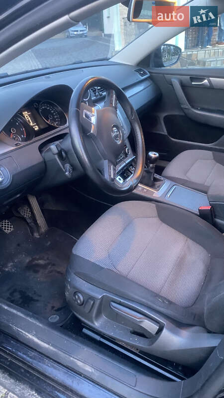Універсал Volkswagen Passat 2011 в Мукачевому