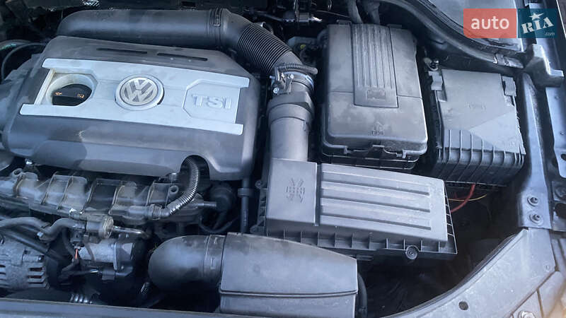 Універсал Volkswagen Passat 2011 в Мукачевому