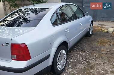 Седан Volkswagen Passat 1998 в 