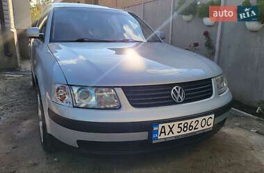 Седан Volkswagen Passat 1998 в Харькове