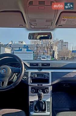 Універсал Volkswagen Passat 2014 в Миколаєві