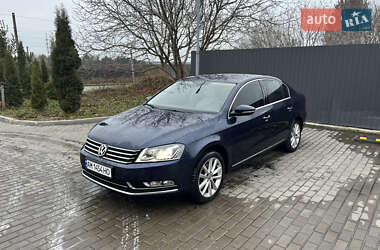 Седан Volkswagen Passat 2011 в Житомирі