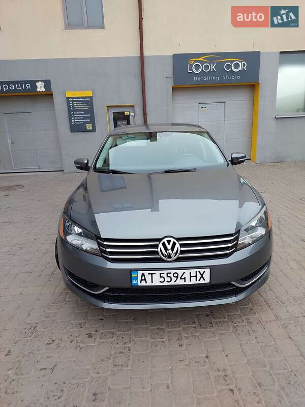 Седан Volkswagen Passat 2014 в Ивано-Франковске