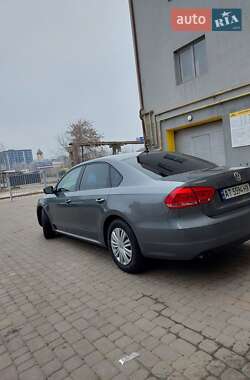 Седан Volkswagen Passat 2014 в Ивано-Франковске