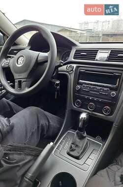 Седан Volkswagen Passat 2014 в Ивано-Франковске