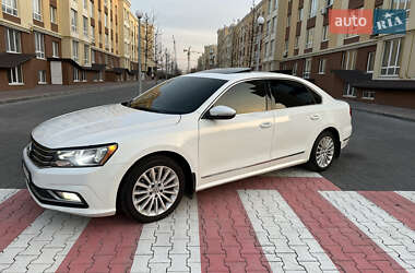 Седан Volkswagen Passat 2015 в Киеве