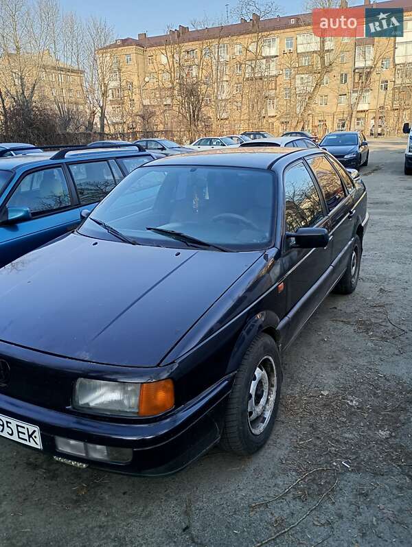 Седан Volkswagen Passat 1991 в Києві