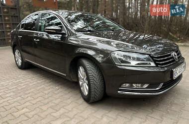 Седан Volkswagen Passat 2013 в Новояворівську