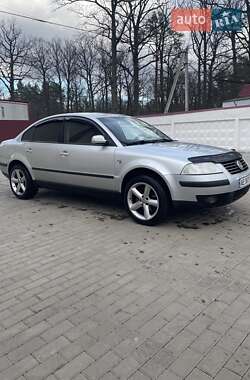 Седан Volkswagen Passat 2001 в Сарнах