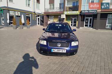 Седан Volkswagen Passat 2003 в Старій Вижівці