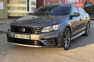 Седан Volkswagen Passat 2016 в Кропивницькому