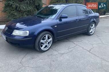 Седан Volkswagen Passat 1998 в Погребах