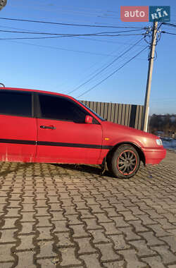 Седан Volkswagen Passat 1995 в 